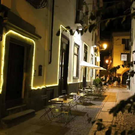 Con Terrazza Nel Centro Storico. Lägenhet *
